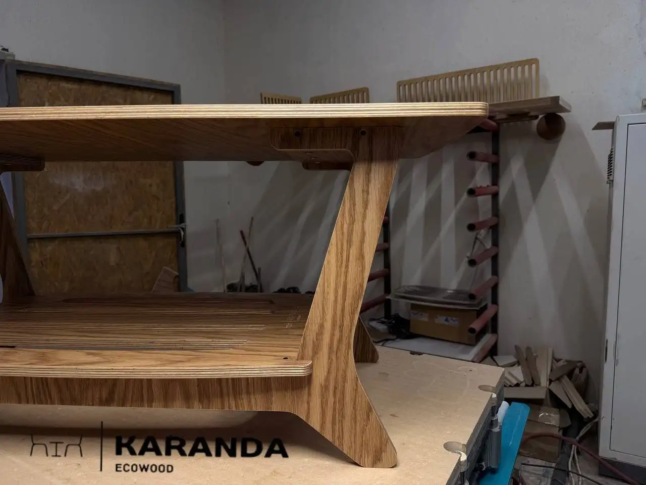 Продам столик и банкетку - Барахолка в Саратов