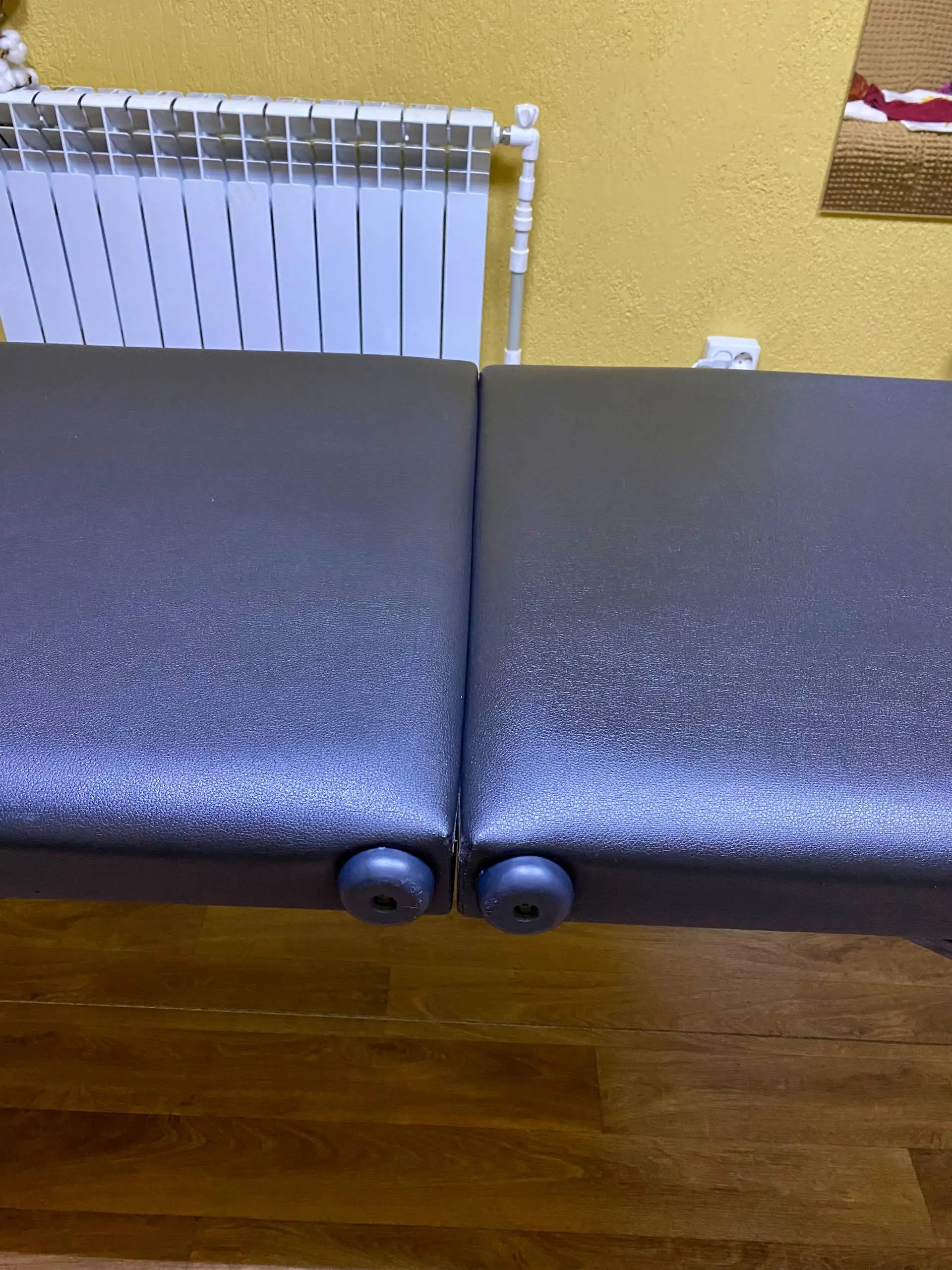 Продам кушетку с вырезом для лица - Барахолка в Саратов