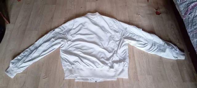 Продам бомбер альфа оригинал - Футболки в Саратов