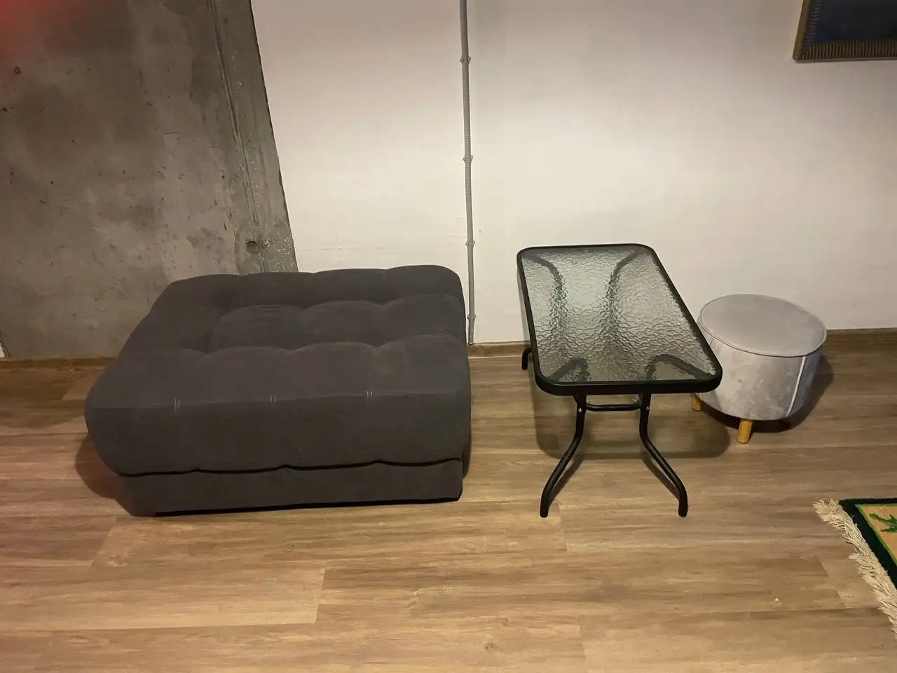 Продажа пуфов и стола - Барахолка в Саратов