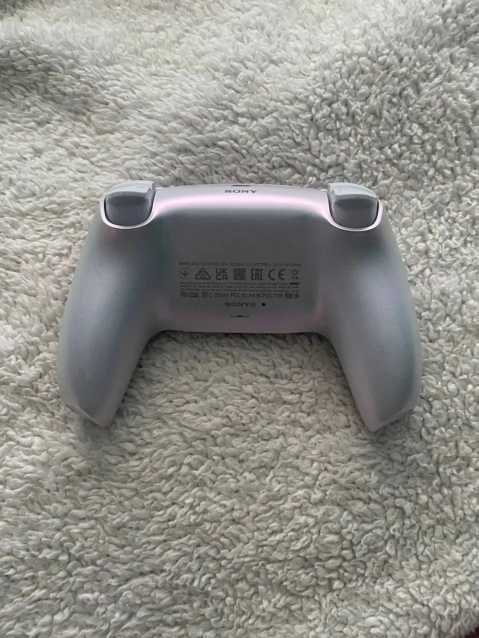 Продам DualSense Chroma Pearl для PS5 - Игровые контроллеры (Электроника) в Саратов