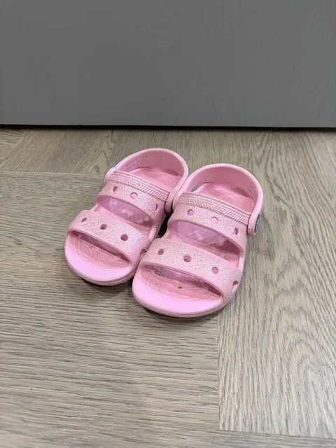 Кроксы на девочку размер с8 - Костюмы в Саратов