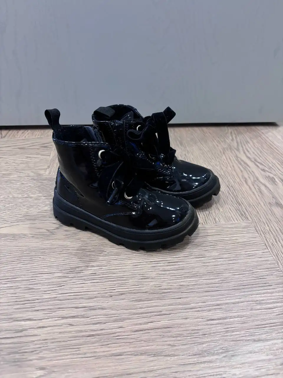 Ботинки демисезонные H&M для девочки 23 размер - Детская обувь (Одежда) в Саратов