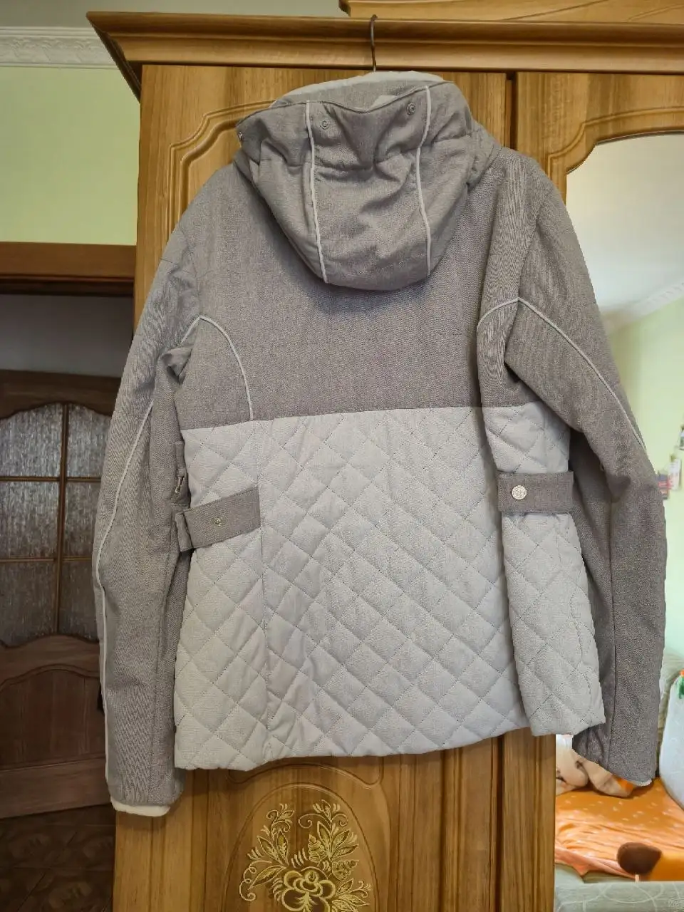 Продажа весенних и зимних курток - Куртки (Одежда) в Саратов