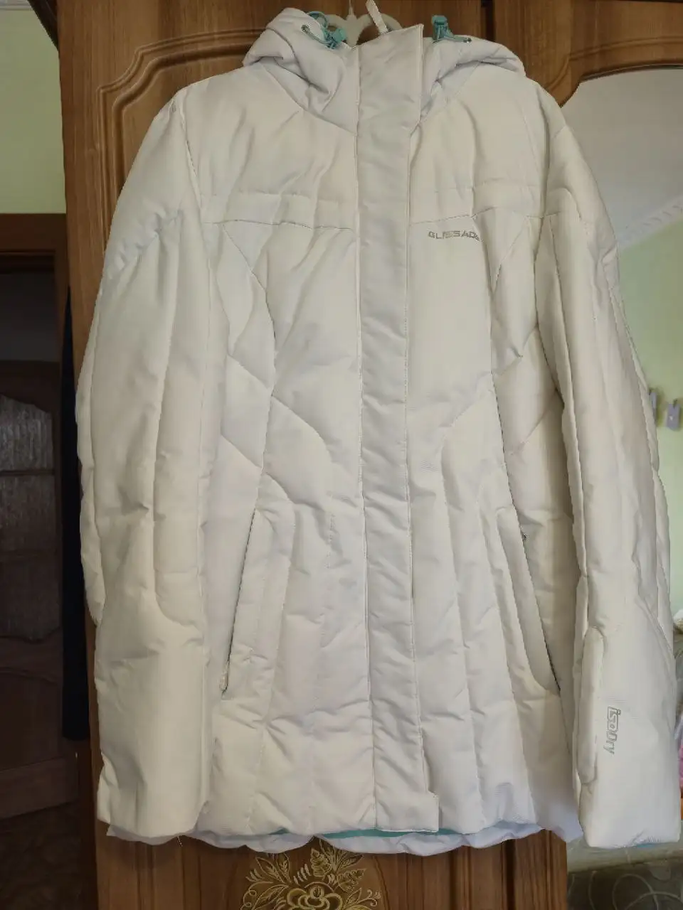 Продажа весенних и зимних курток - Куртки (Одежда) в Саратов