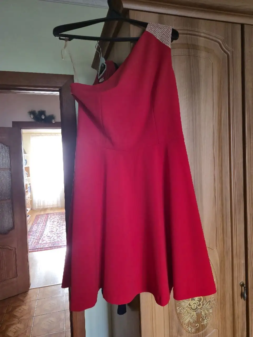 Продажа платьев на выпускной - Платья (Одежда) в Саратов