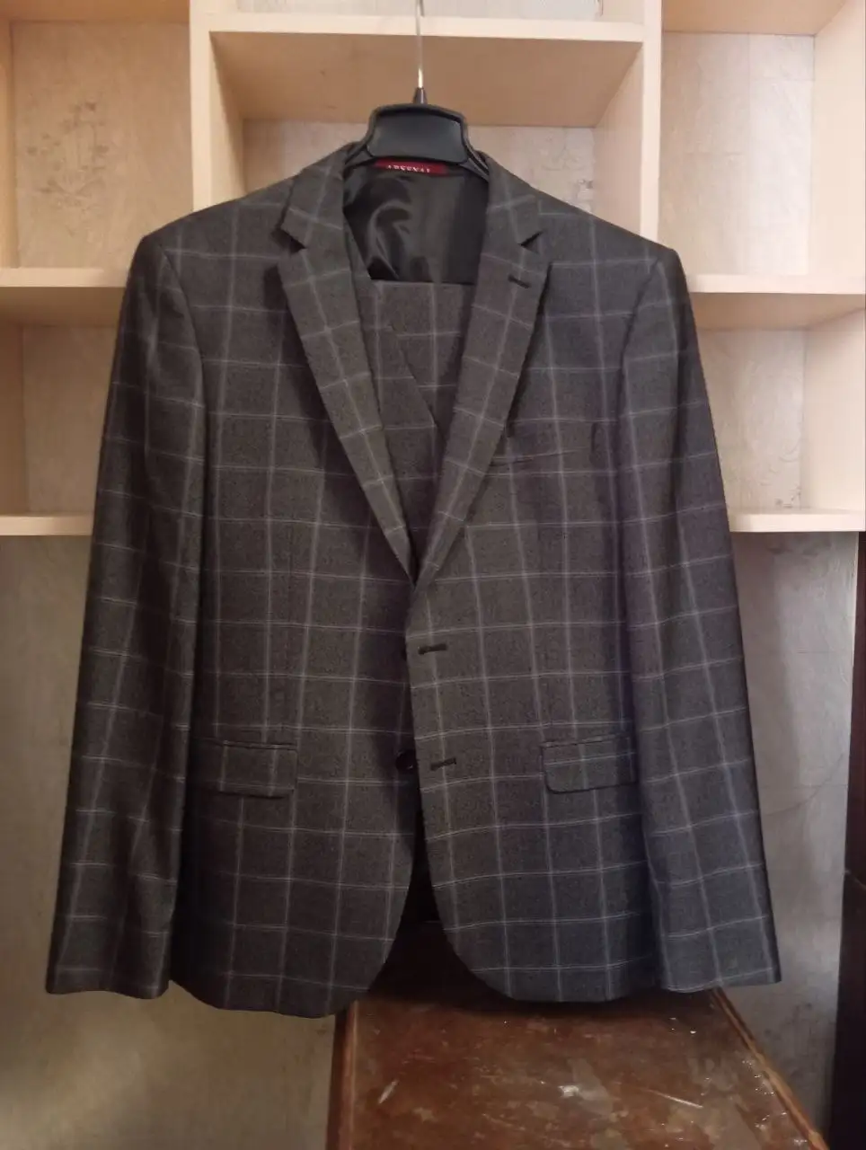 Продам два мужских костюма размер 46-48 - Костюмы (Одежда) в Саратов