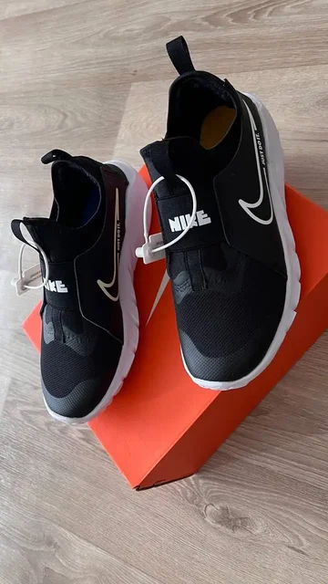 Кроссовки Nike новые 35,5 размера - Костюмы в Саратов