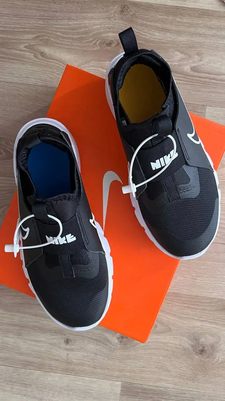 Кроссовки Nike новые 35,5 размера - Обувь (Одежда) в Саратов