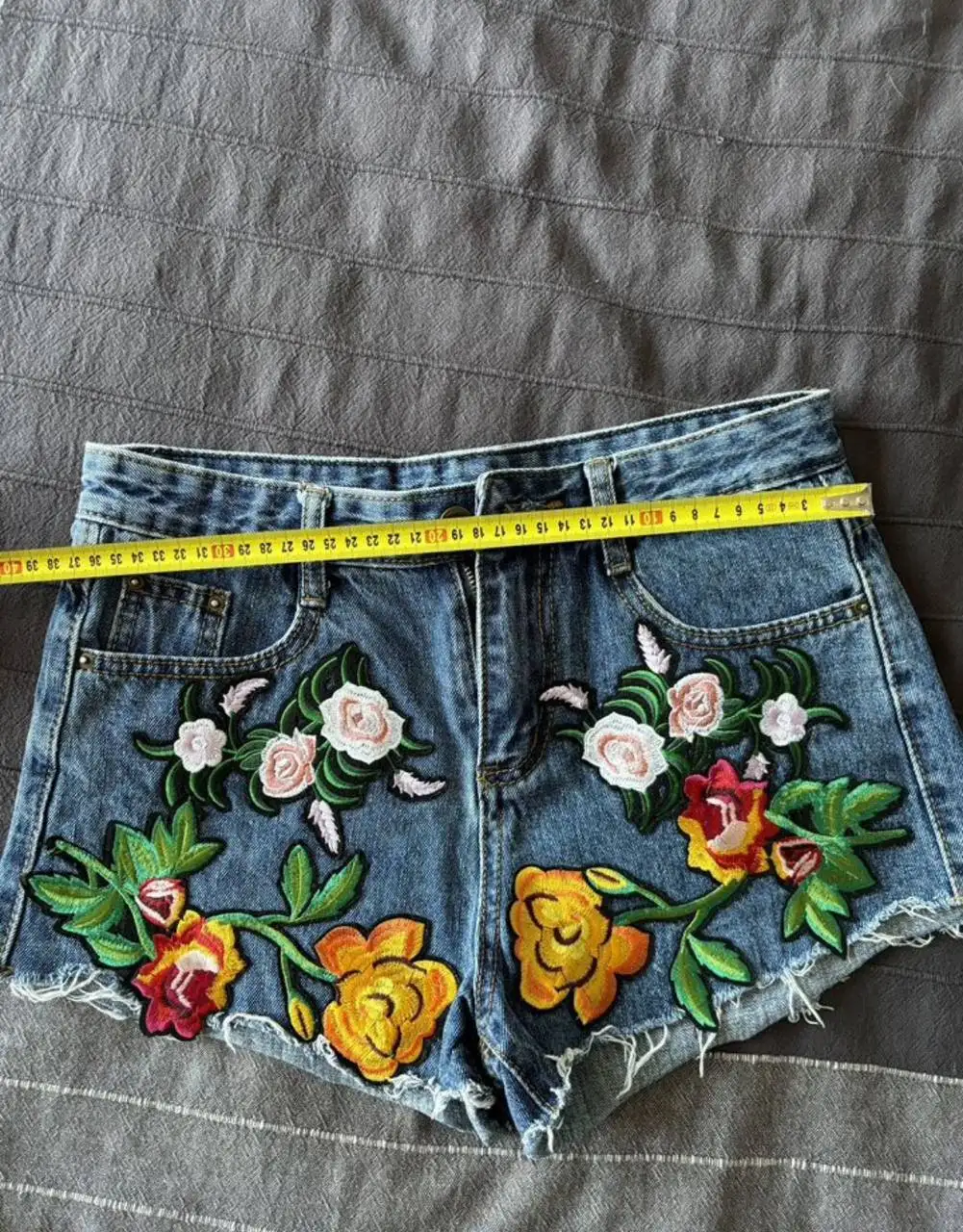 Две пары шорт (Zara и без бренда) размер 42 XS - Шорты (Одежда) в Саратов