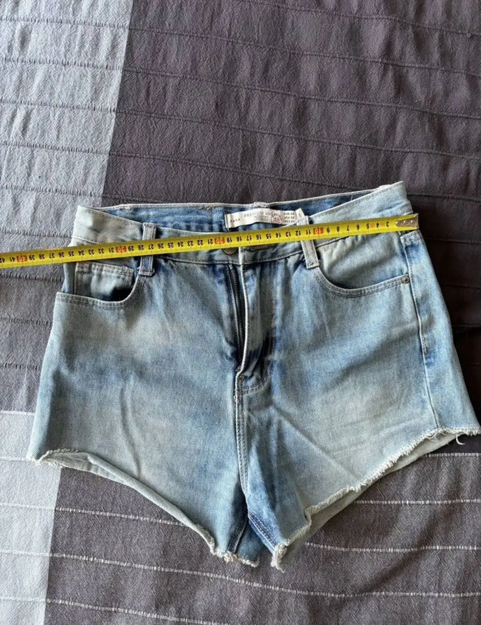 Две пары шорт (Zara и без бренда) размер 42 XS - Шорты (Одежда) в Саратов