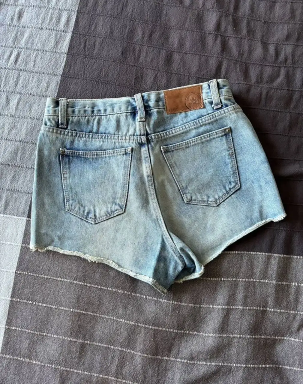 Две пары шорт (Zara и без бренда) размер 42 XS - Шорты (Одежда) в Саратов