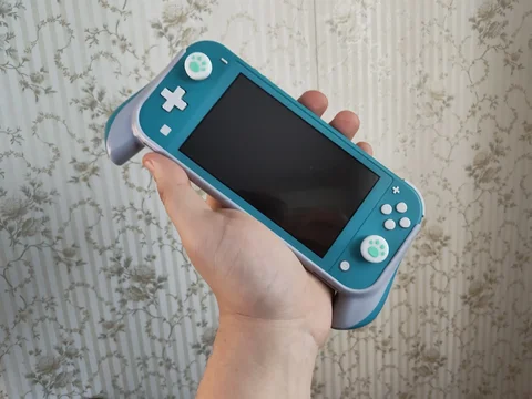 Продаю Nintendo Switch Lite - Аксессуары для планшетов в Саратов