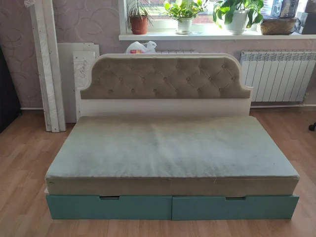 Кровать с велюровой обивкой 80х160 - частное объявление в Юбилейный