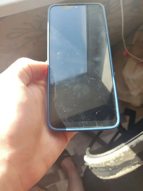 Продам Xiaomi и Samsung телефоны - Ноутбуки в Саратов