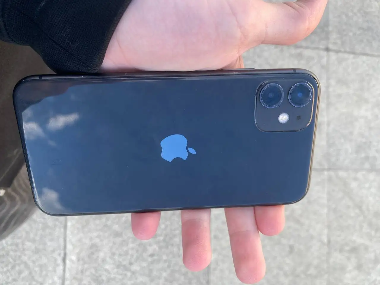 iPhone 11 с заменённым аккумулятором и экраном - Смартфоны (Электроника) в Саратов