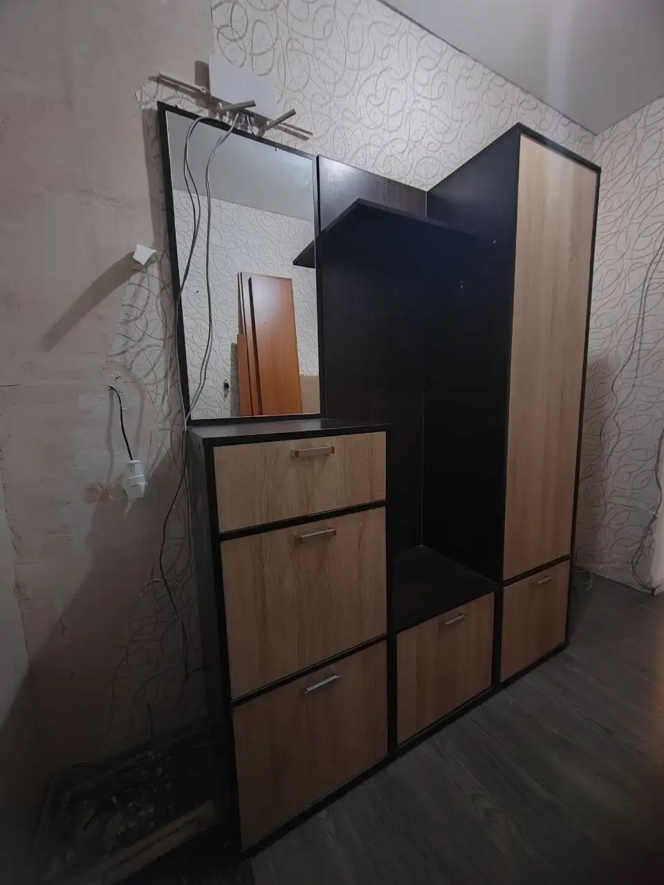 Шкаф в прихожую 100x200x42 см - Шкафы (Барахолка) в Саратов