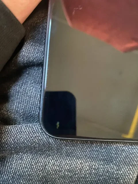 iPhone 11 с полосами на экране - частное объявление в Саратов