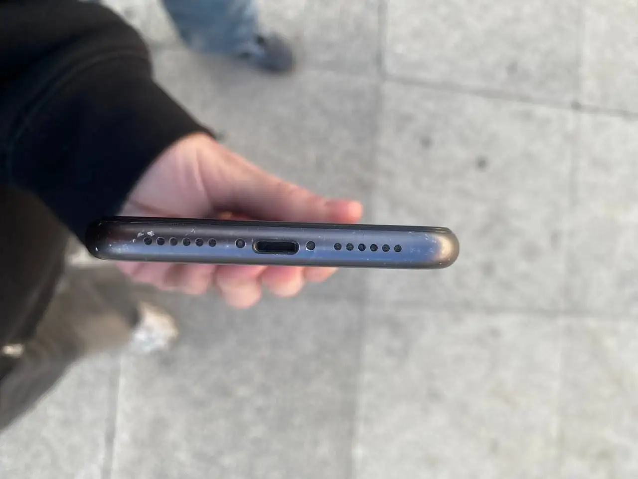 iPhone 11 с полосами на экране - Смартфоны (Электроника) в Саратов