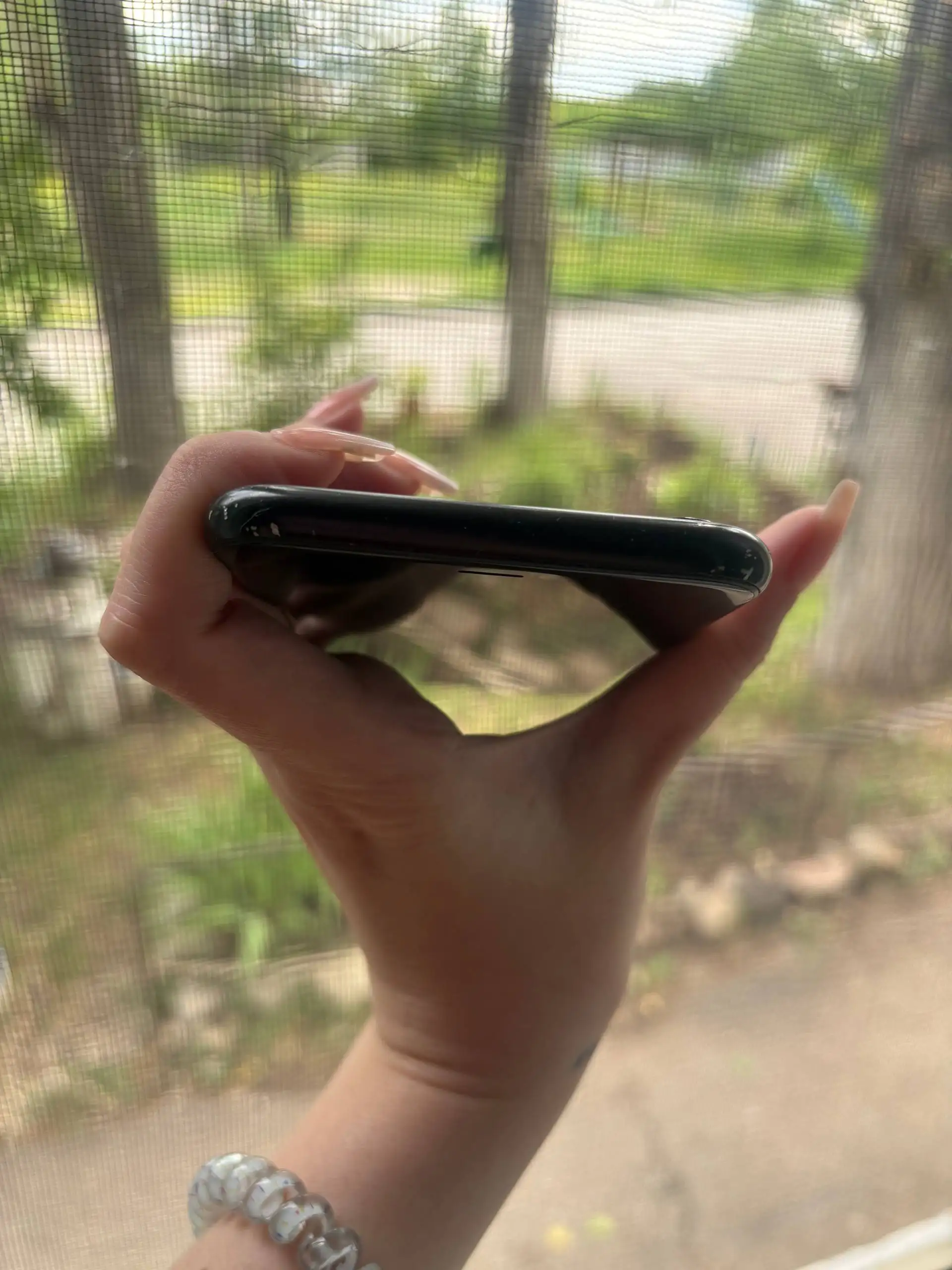 iPhone с царапинами и износом АКБ 79% - Смартфоны (Электроника) в Энгельс