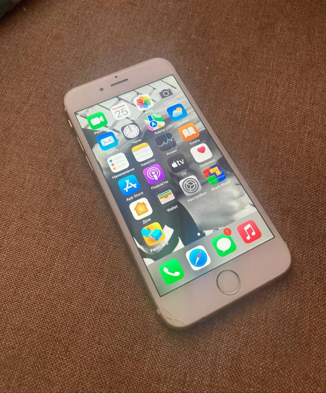 iPhone 6s 64GB - Смартфоны и гаджеты (Электроника) в Саратов