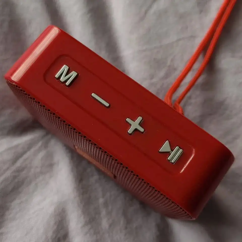 Bluetooth колонка Walker WSP-100 красная - Портативные колонки (Электроника) в Саратов