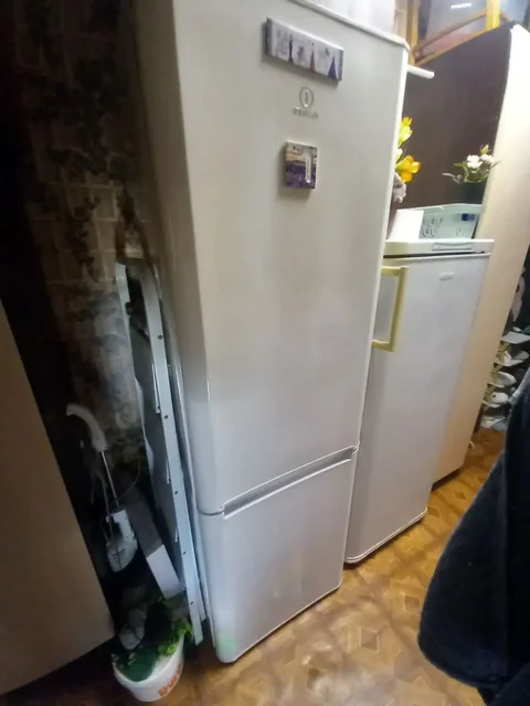 Холодильник Indesit BIA 181 NF - Мангалы и аксессуары в Саратов