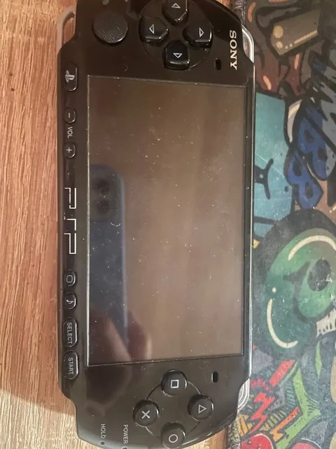 Продам PSP 3008 в идеальном состоянии - Смартфоны и аксессуары в Саратов
