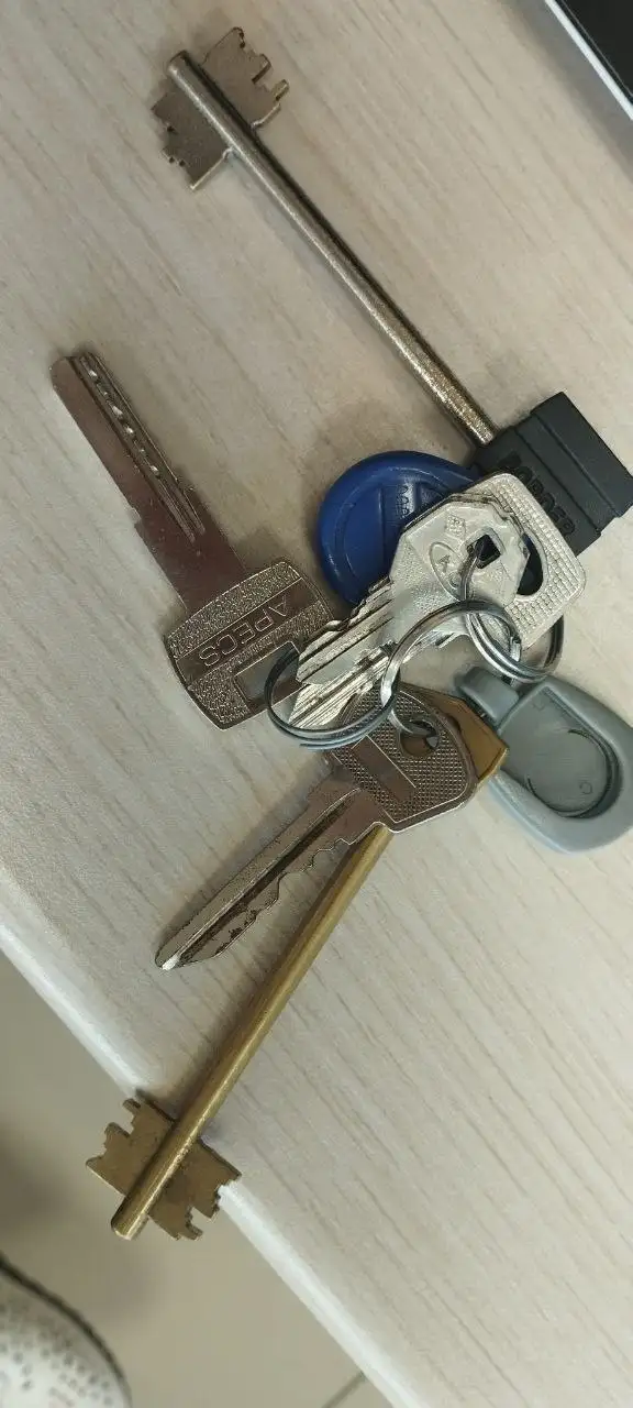 Забытые ключи в Дом Хлеба на Исаева - Барахолка в Саратов