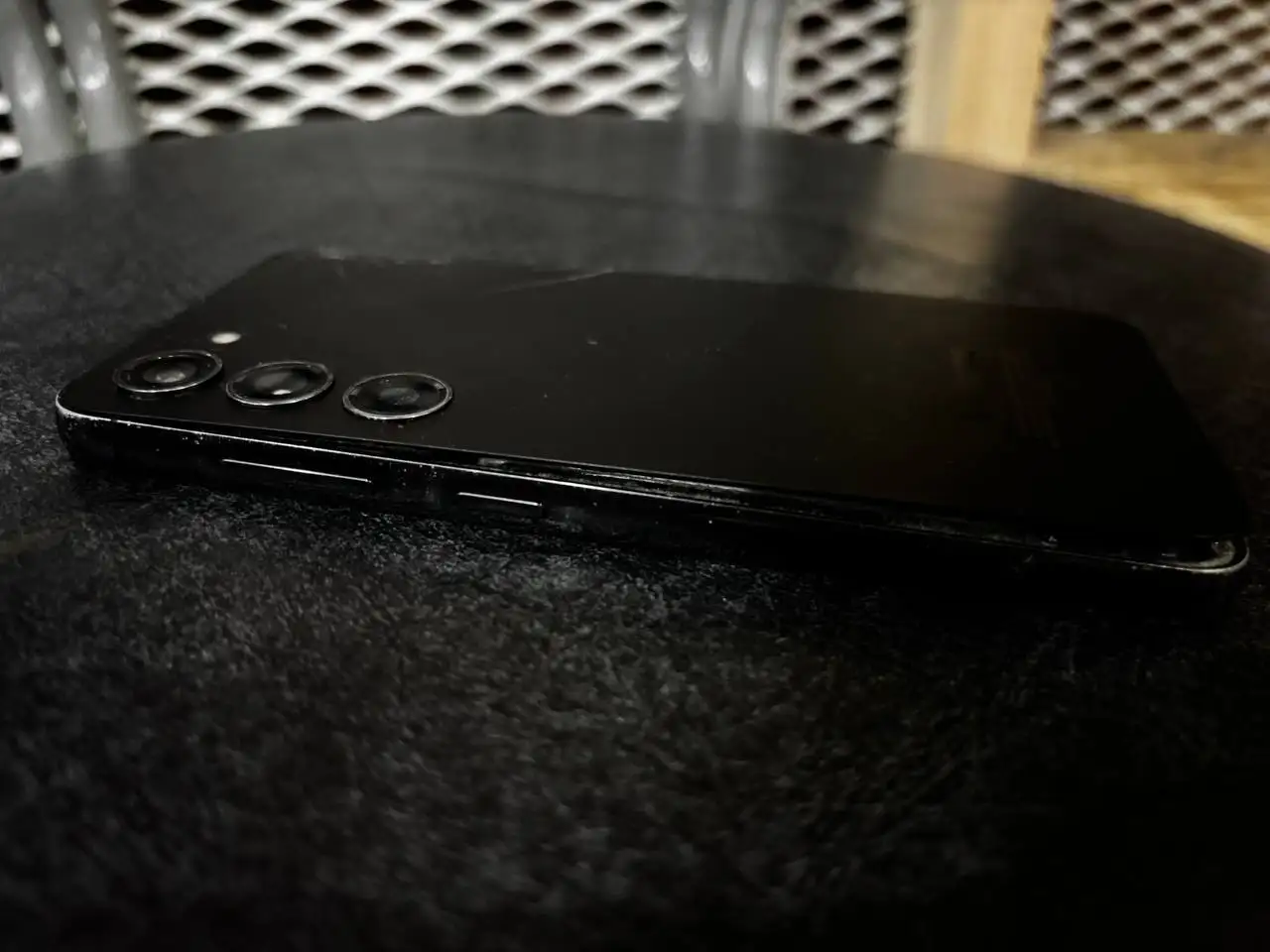 Продам Samsung S23 8/128 - Смартфоны (Электроника) в Саратов