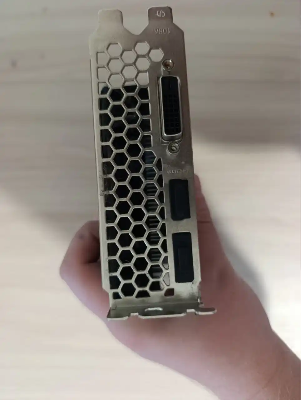 Продам видеокарту GTX1050TI 4GB