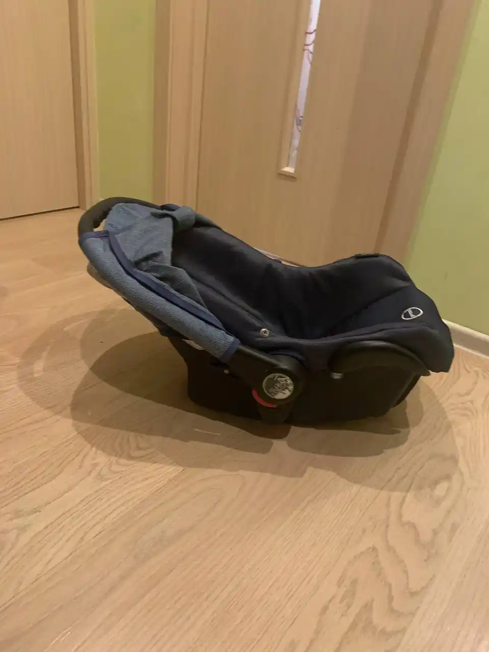 Продам автолюльку для новорождённых до 10кг