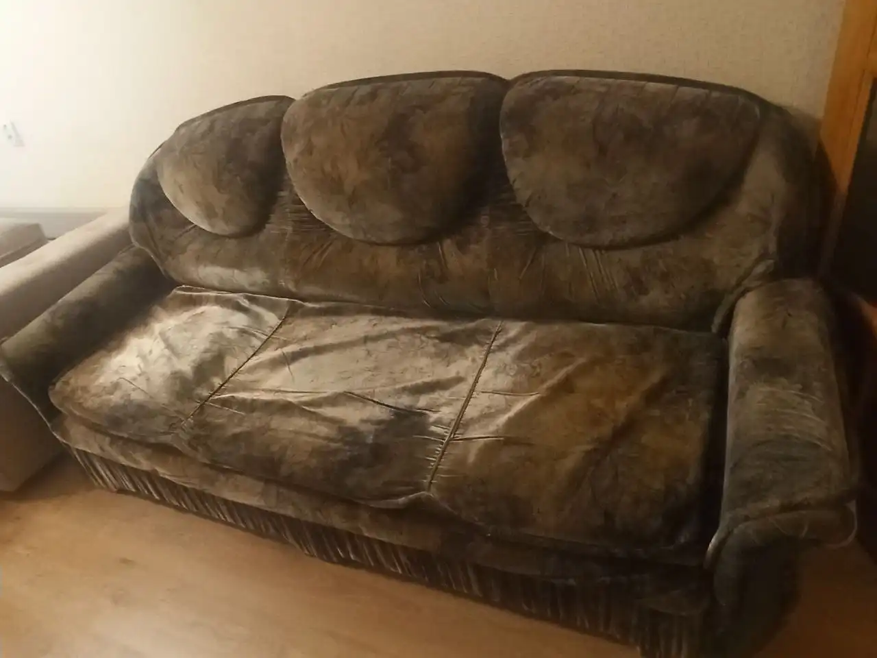 Отдам бесплатно диван