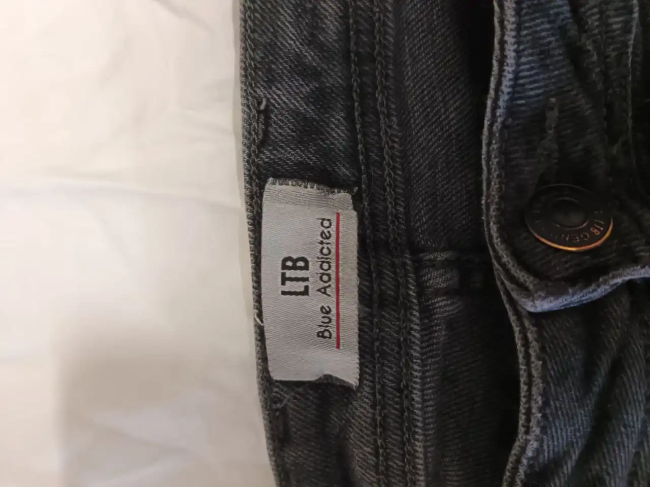 Продам мужские джинсы размер 52