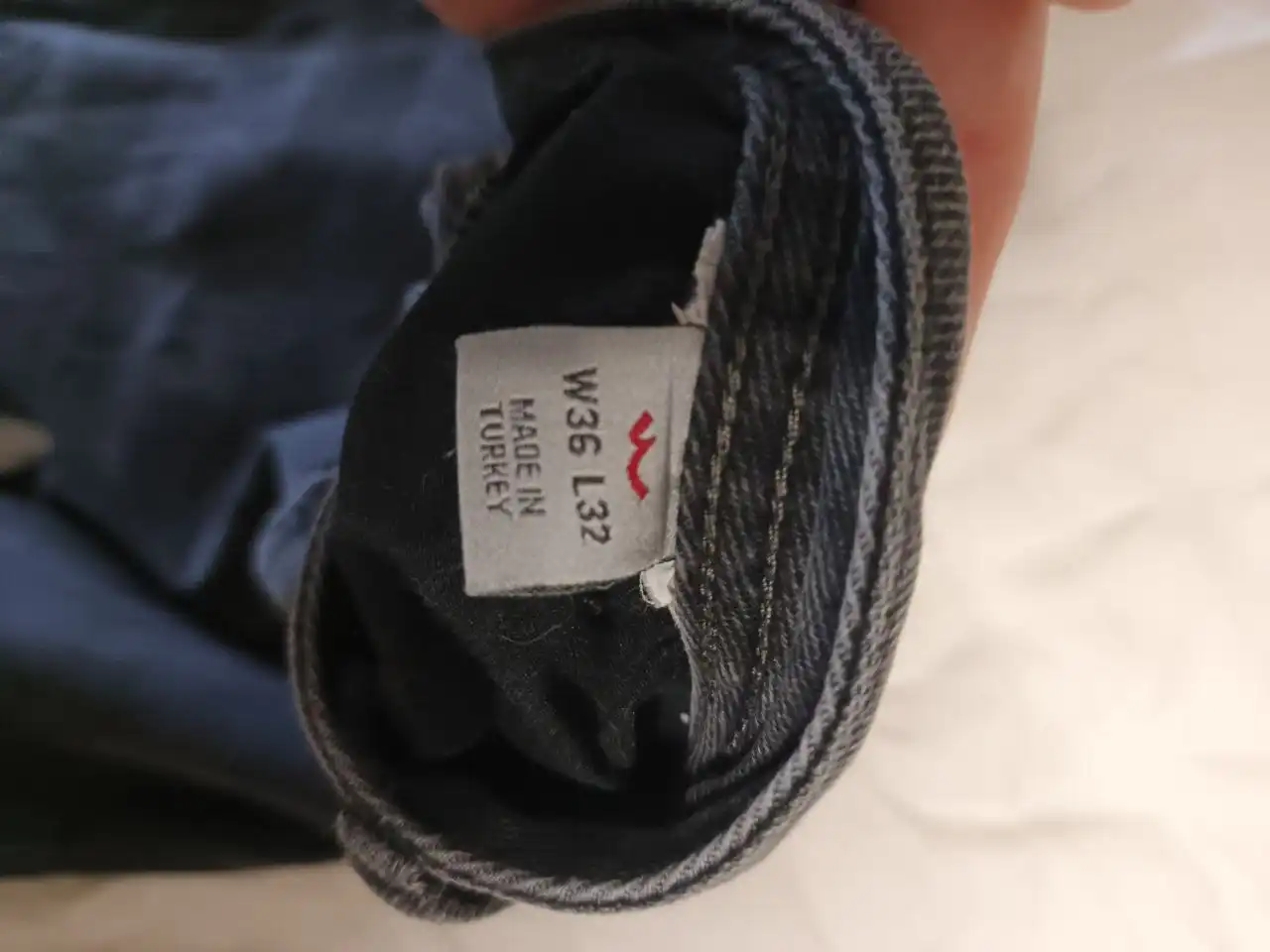 Продам мужские джинсы размер 52