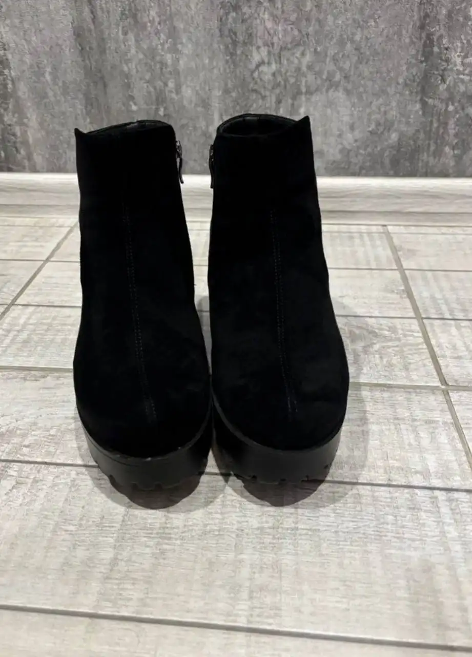 Продам женские демисезонные ботинки размер 39