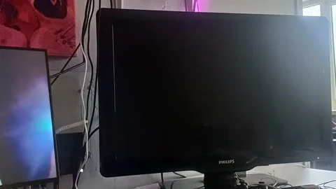 Телевизор Philips 32 дюйма без пульта - частное объявление в Тюмень