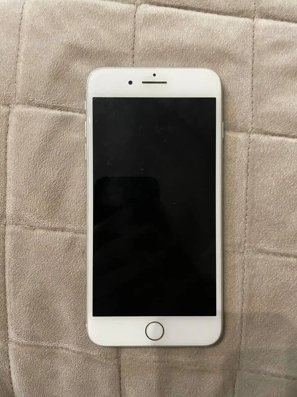 Продам iPhone 8+ 64GB в идеальном состоянии