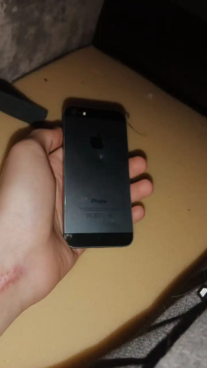 Продам iPhone 5 в Тюмени