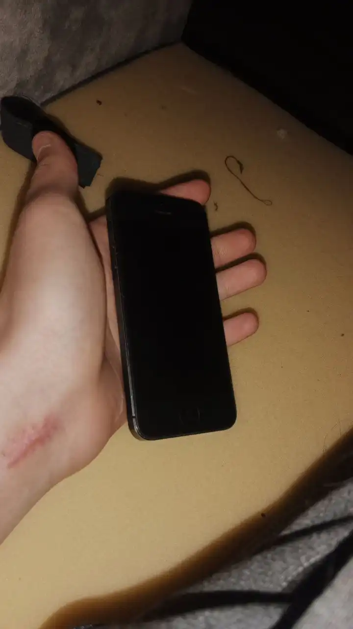 Продам iPhone 5 в Тюмени