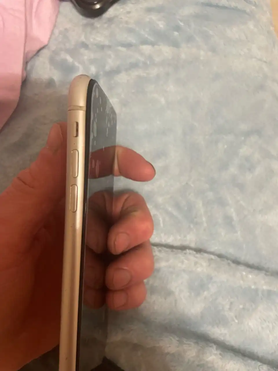 Айфон Хг 64гб с повреждениями в Тюмени