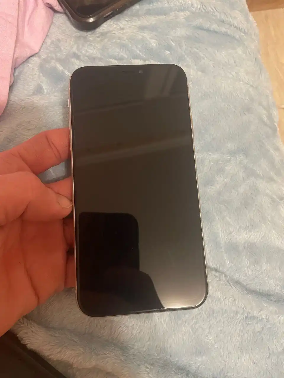 Айфон Хг 64гб с повреждениями в Тюмени