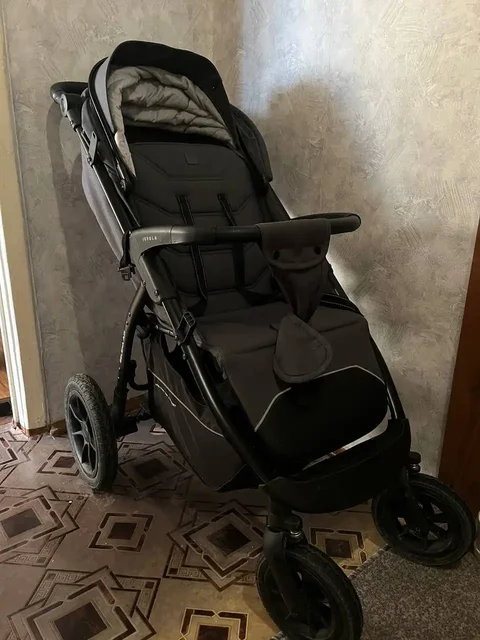 Продам коляску с надувными колесами - Самокаты в Тюмень