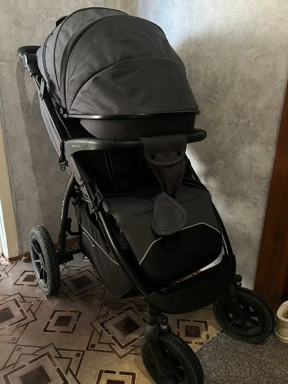 Продам коляску с надувными колесами - Коляски (Товары для детей) в Тюмень