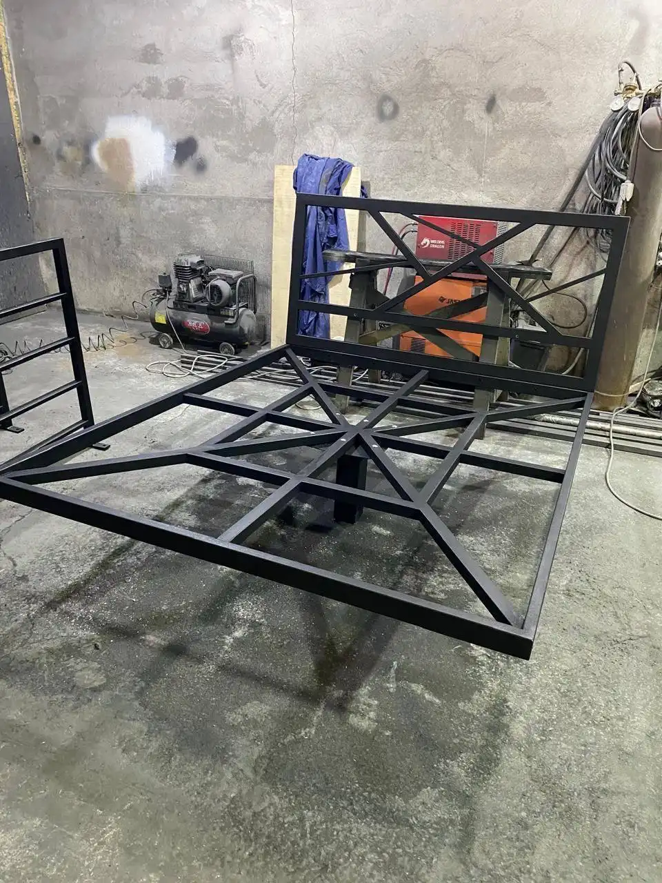 Парящая кровать ручной работы - Мебель (Для дома и дачи) в Тюмень