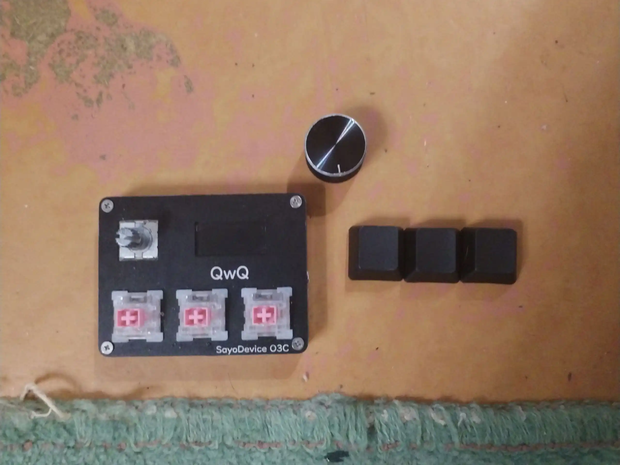 Клавиатура механическая с розовыми свичами Outemu - Компьютерная периферия (Электроника) в Тюмень