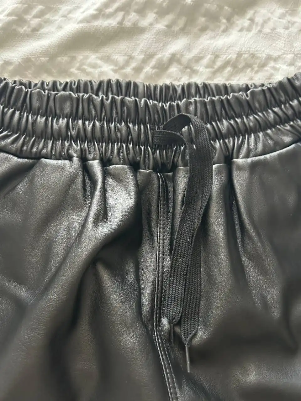 Штаны женские кожаные размер S/M - Женская одежда (Одежда) в Тюмень