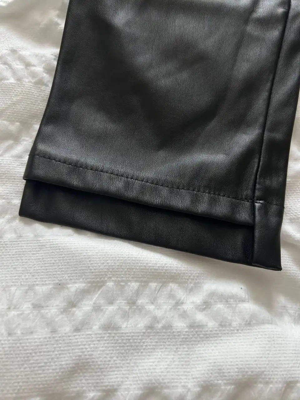 Штаны женские кожаные размер S/M - Женская одежда (Одежда) в Тюмень