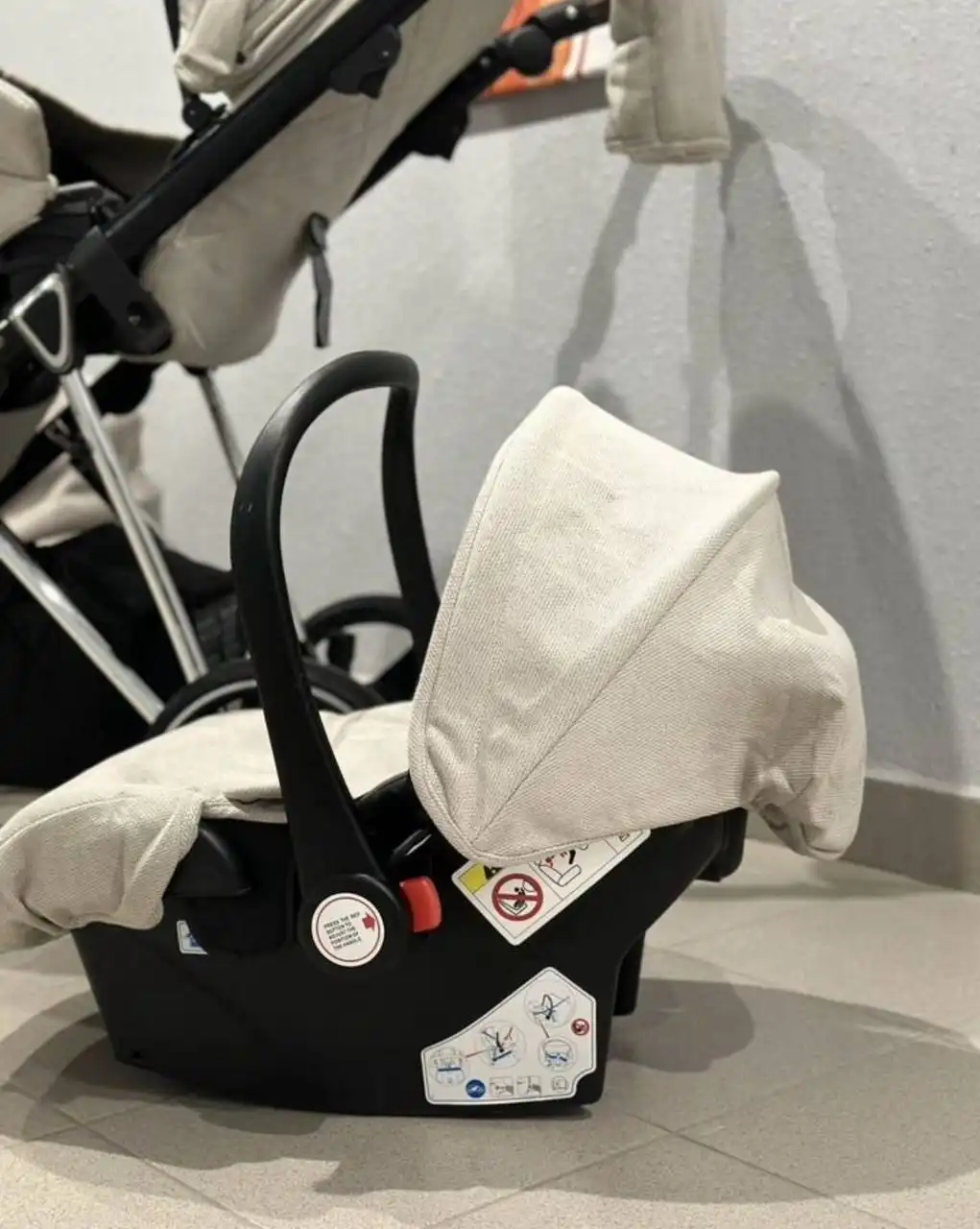 Коляска Lixmom 3в1 в отличном состоянии - Коляски (Товары для детей) в Тюмень