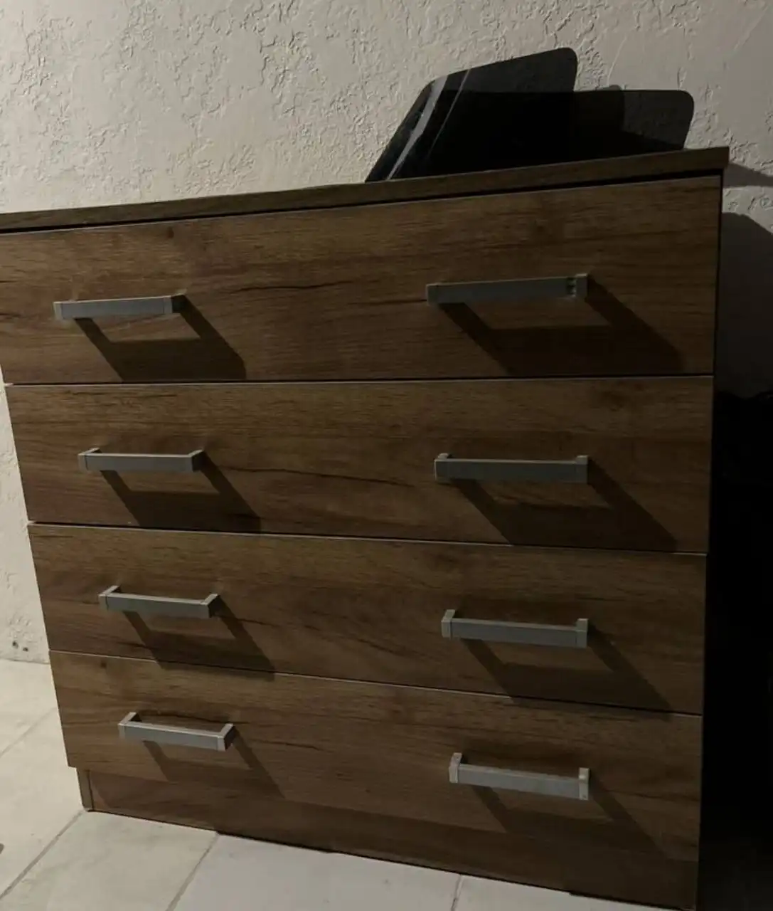 Комод б/у с дефектом - Мебель (Барахолка) в Тюмень